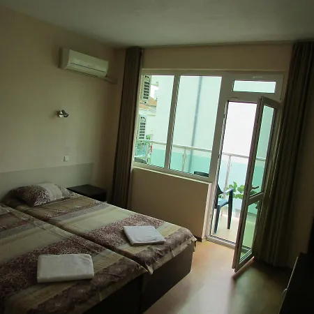 Emerald Hotel *